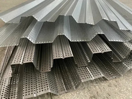 Монтаж Т135 перфорированного профлиста в Санкт-Петербурге